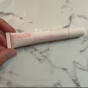 Rhode VANILLA CAKE OG! Peptide Lip